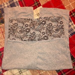 Floral Heather Knit Capri Leggings (L)